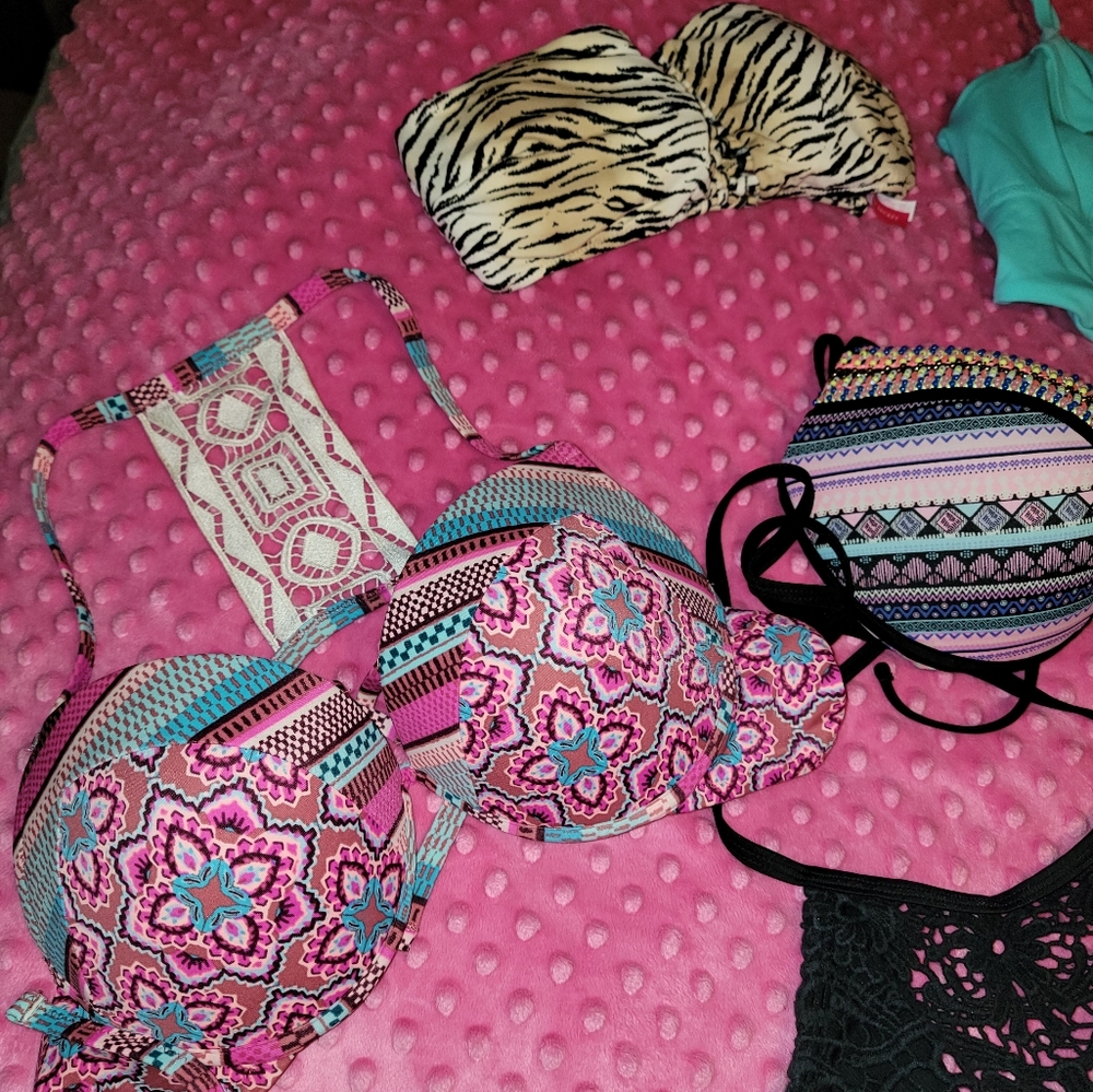 Bikini bundle! - Picture 3 of 4